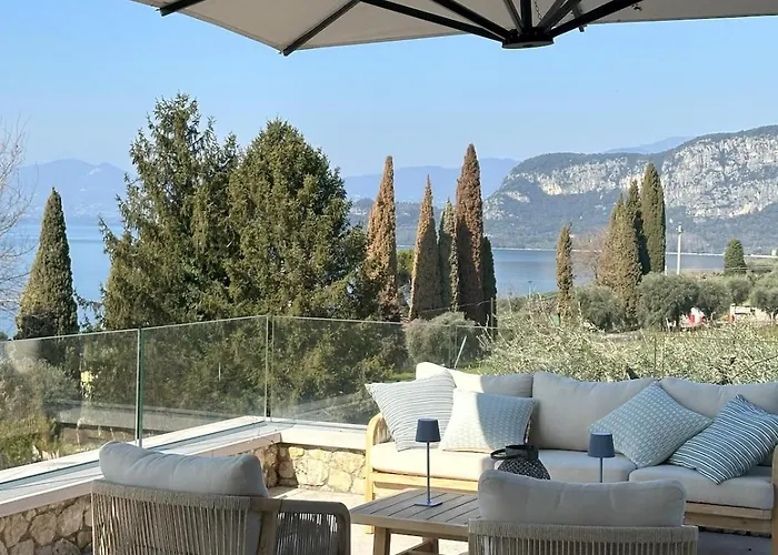 Breathtaking Villa In Bardolino Pool & Garden