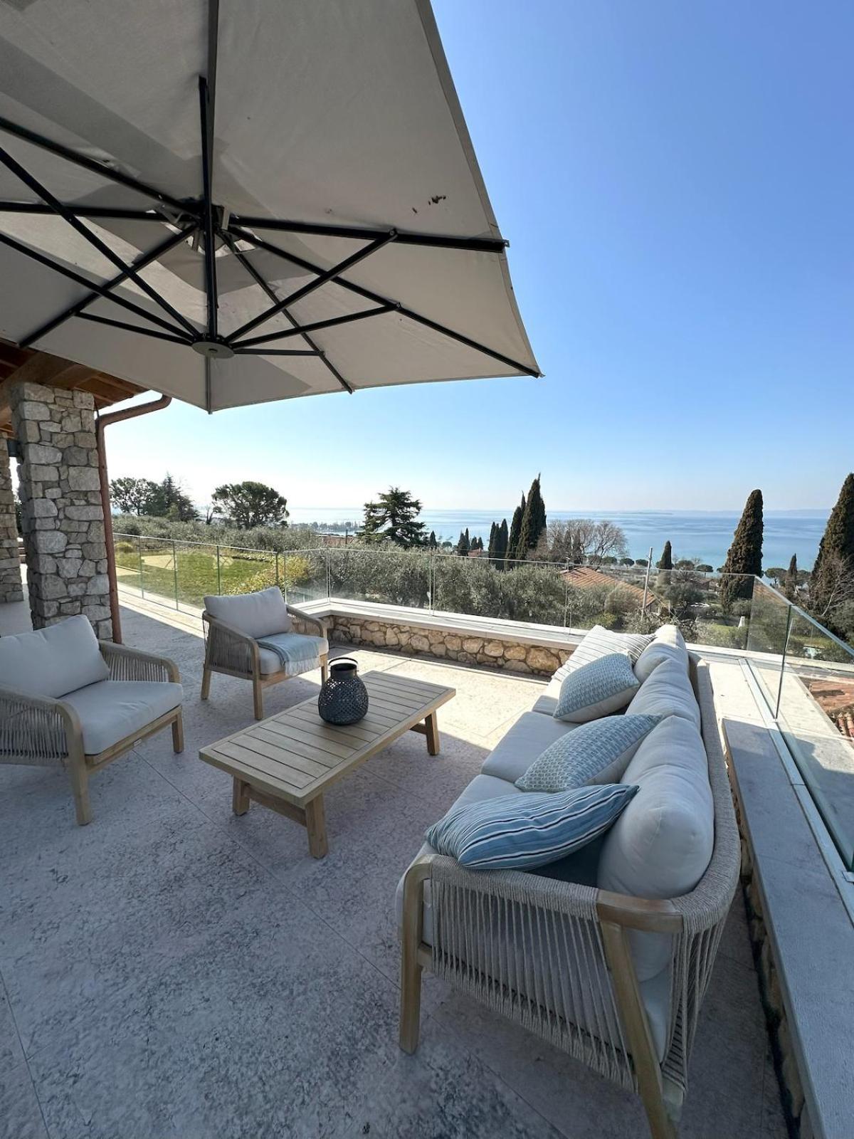 Breathtaking In Pool & Garden Villa Bardolino